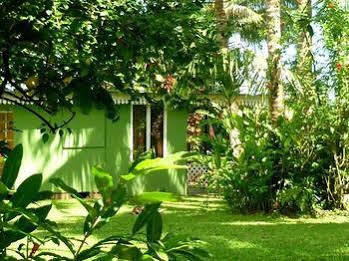 Bonjouir Lodge Paradise Teahupoo Exteriör bild